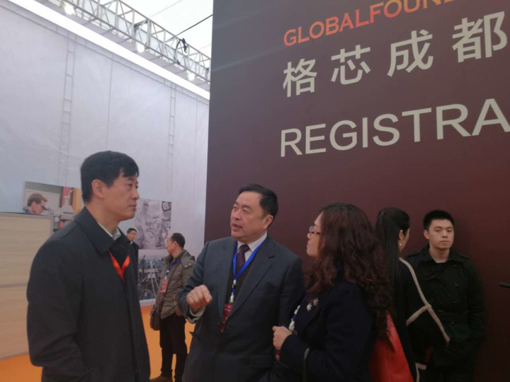 1496475990494761.jpg 7-赵振元、姚虹副院长与高新区管委会副主任杨东热情交谈.jpg