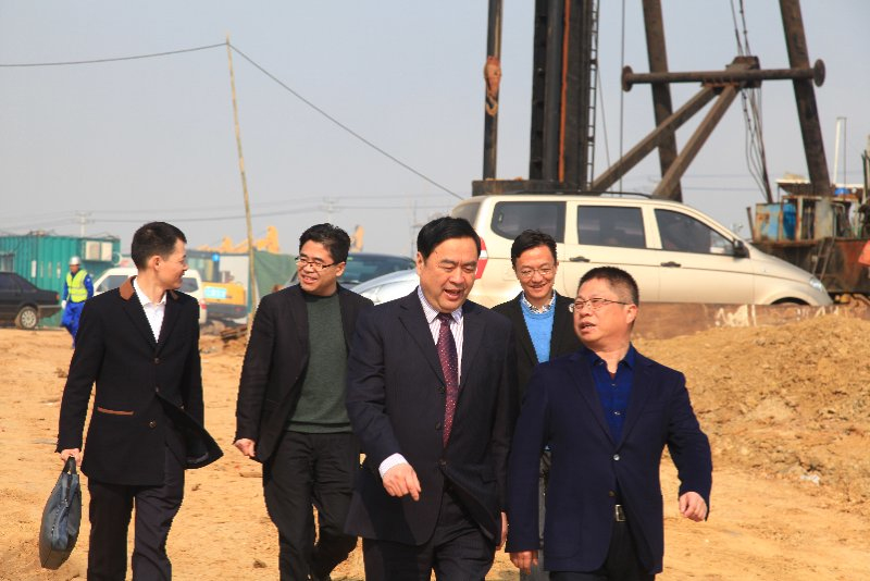9-赵振元在宗春成、王毅勃、季超、张凯军等同志的陪同下前往十一科技长鑫项目部视察.jpg
