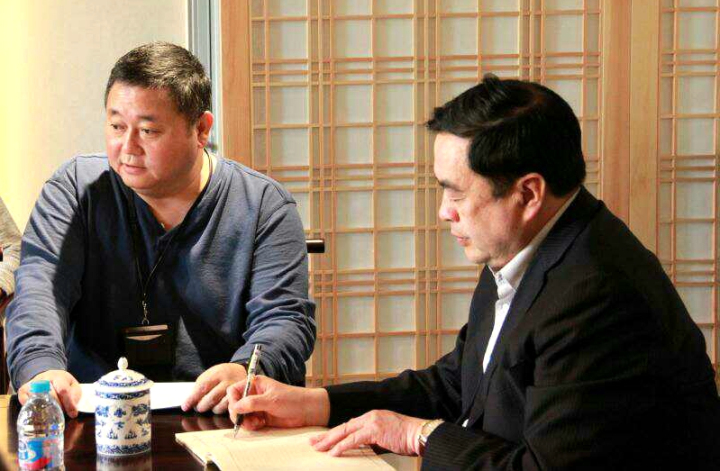 1496505406500390.jpg 1-赵振元同志听取白焰同志汇报.jpg