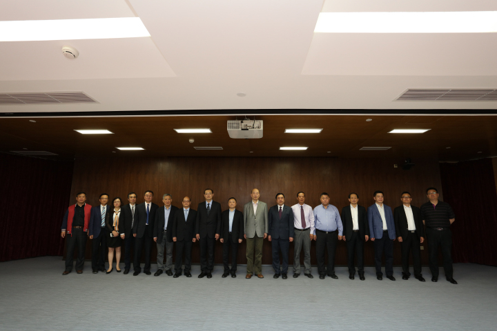 1496508531554759.jpg 12-赵振元董事长、傅文彪董事长与所有见证签约仪式的嘉宾和领导亲切合影.jpg