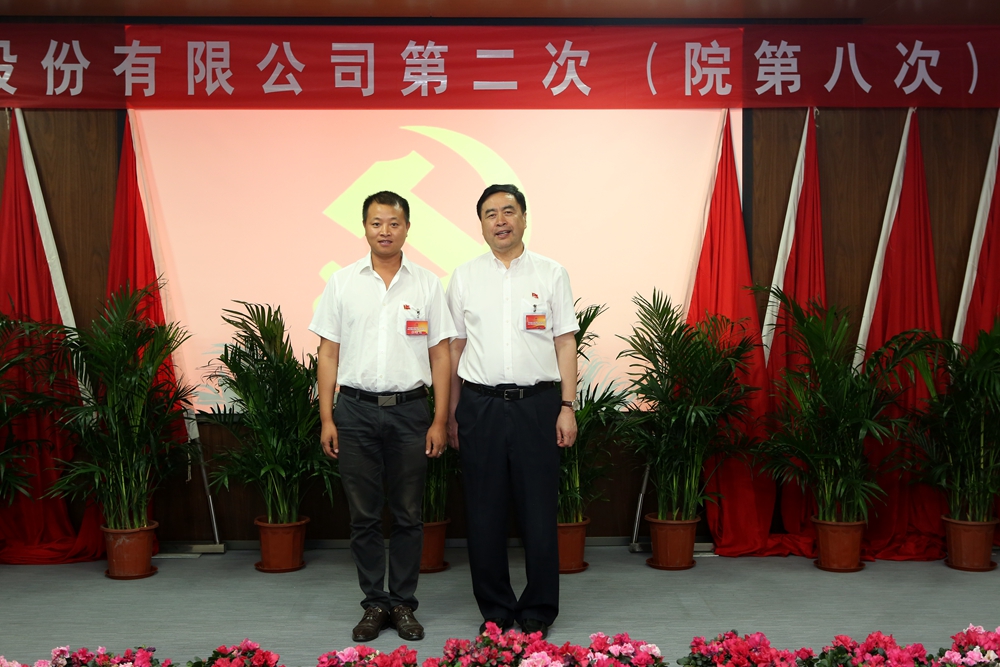 1501050594140282.jpg 合影-赵振元书记与华力项目临时党支部参会党代表合影.jpg