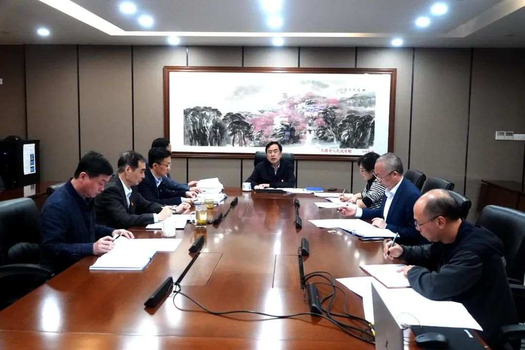 1669107149547467.png 赵振元在党委中心组学习二十大报告会上提出三个工作要点:第一坚持十年来的正确路线;第二开启新的一百年征程;第三坚持电子和新能源领域外开辟更多新的赛道_副本.png